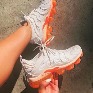 vapormax plus creamsicle
